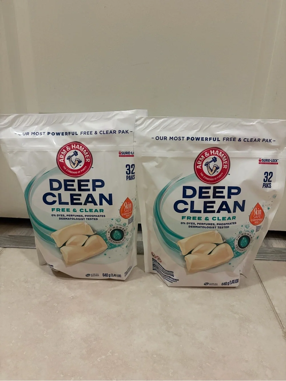 Arm & Hammer Deep Clean Free & Clear Laundry Pacs - White & Teal 2 packets - Picture 1 of 2